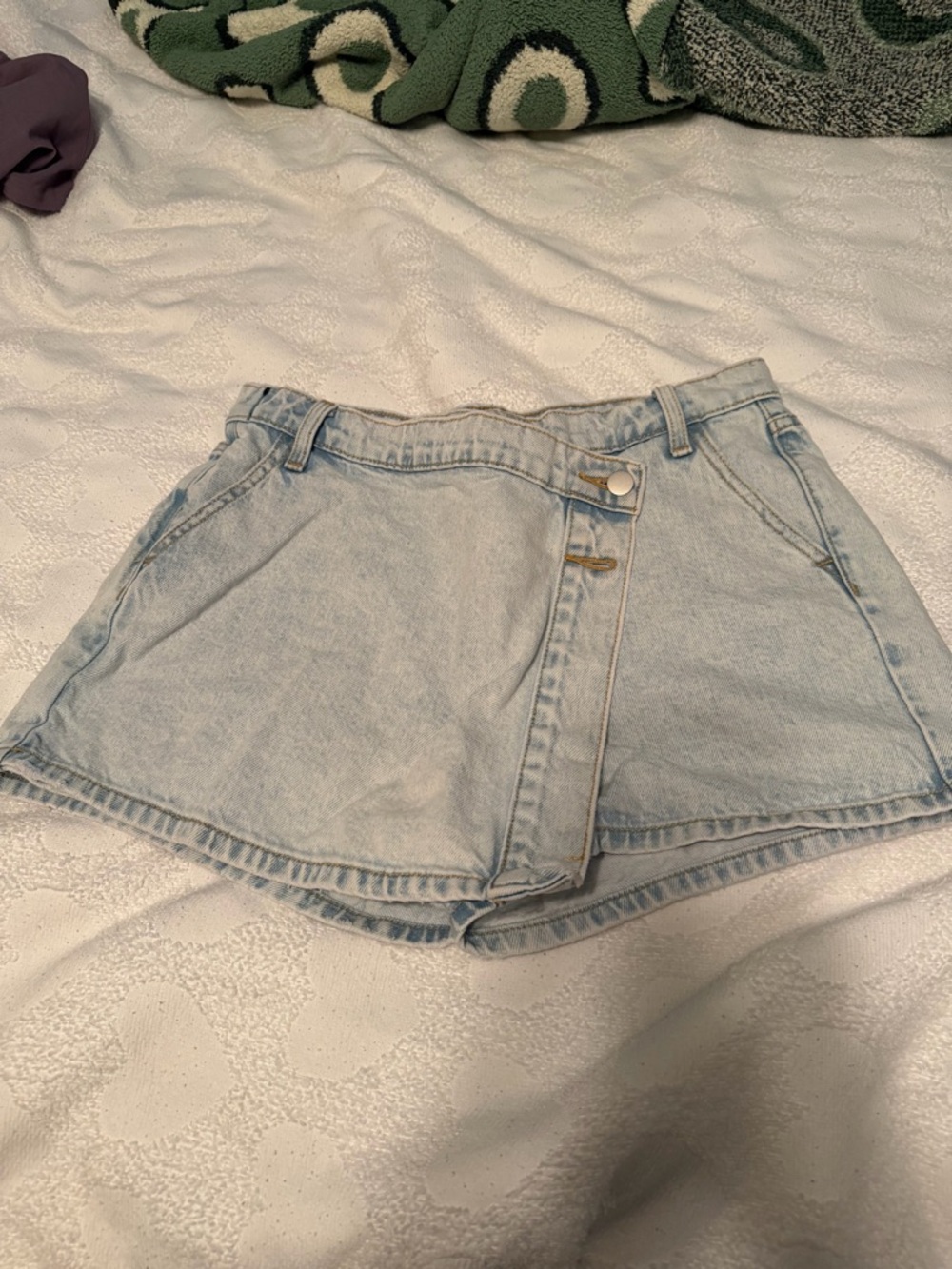 Altar’d State Light Wash Denim shorts/skort